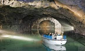 3. Seegrotte & Heilligenkreuz Tour 6 Hour